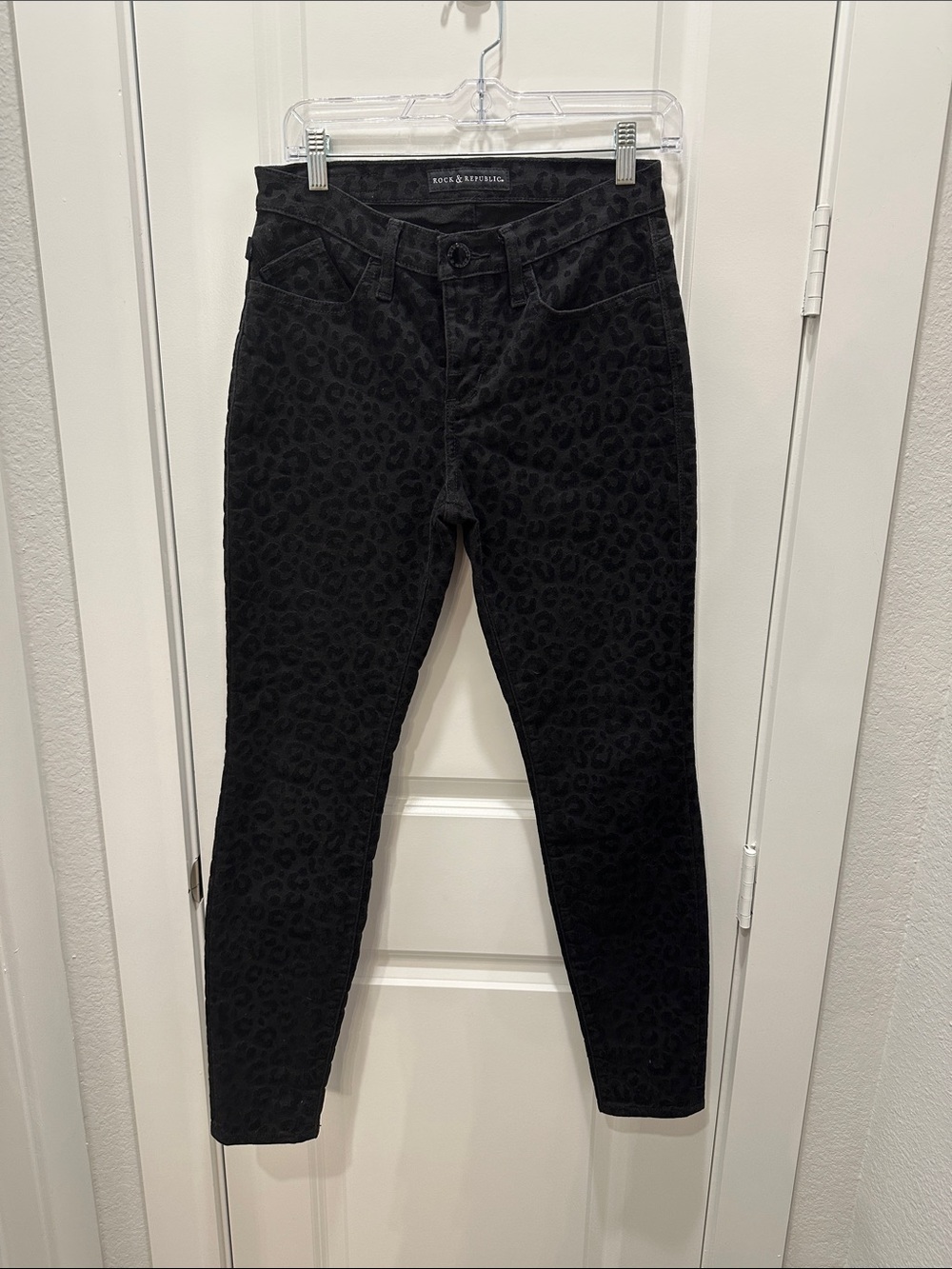 Rock & Republic Black Leopard-Print Slim Jeans